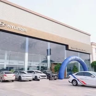 Bàn giao xe Hyundai cho khách hàng tại Vĩnh Long